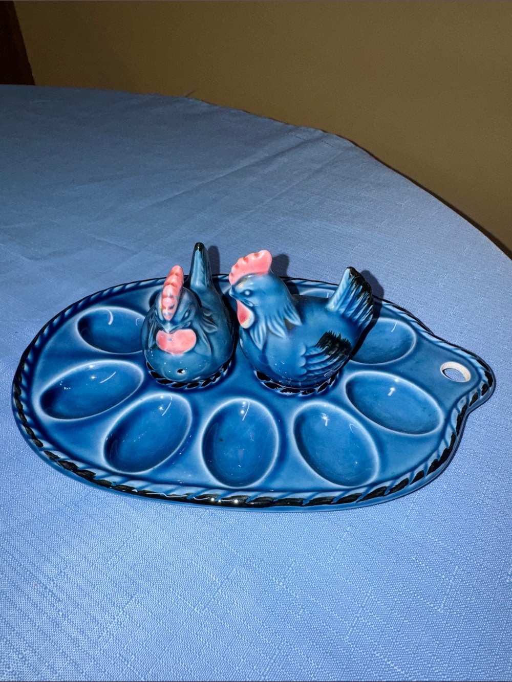 Chicken Salt and Pepper Shakers Set Blue Ceramic Hen Egg Tray Hen Salt & Pepper